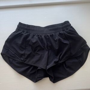 Lululemon hotty hot shorts 2.5 black
